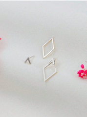 Minimalist Diamond-Shaped Two-Way Earrings