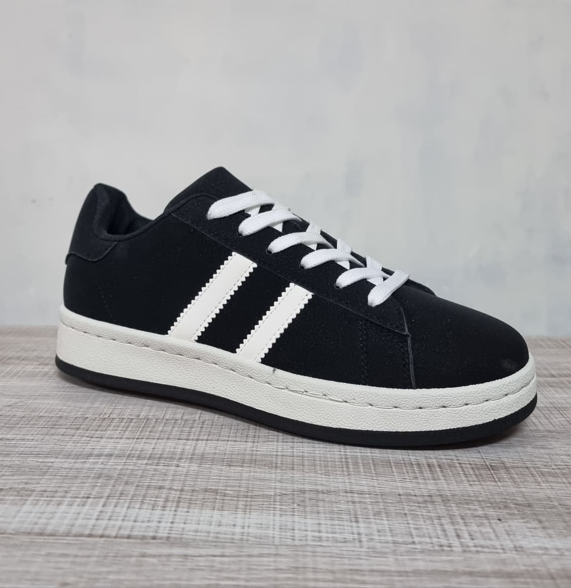 Women's Everyday Stripe Sneakers