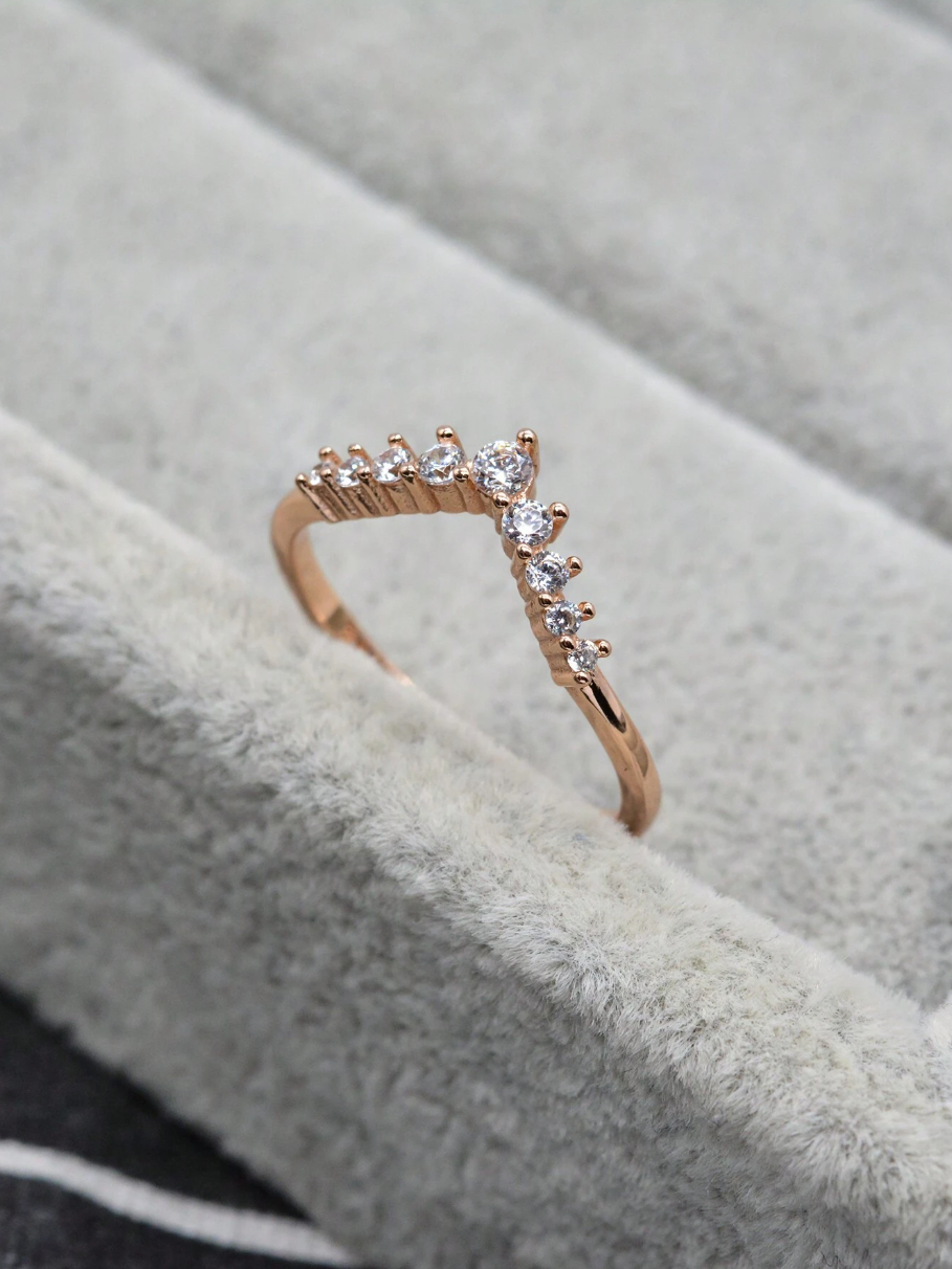 925 Sterling Silver V-Shaped Crown Diamond Band Ring for Women