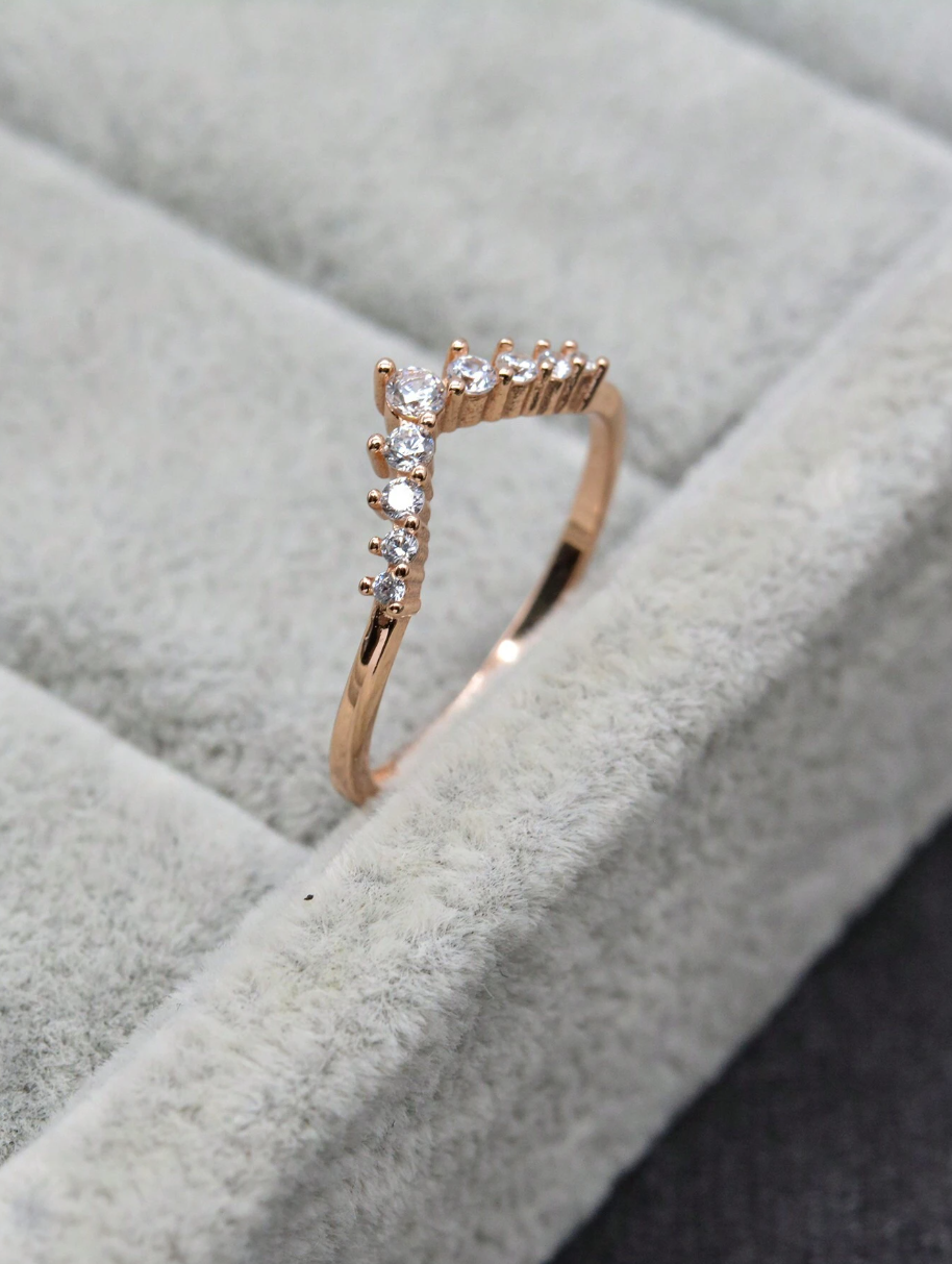 925 Sterling Silver V-Shaped Crown Diamond Band Ring for Women