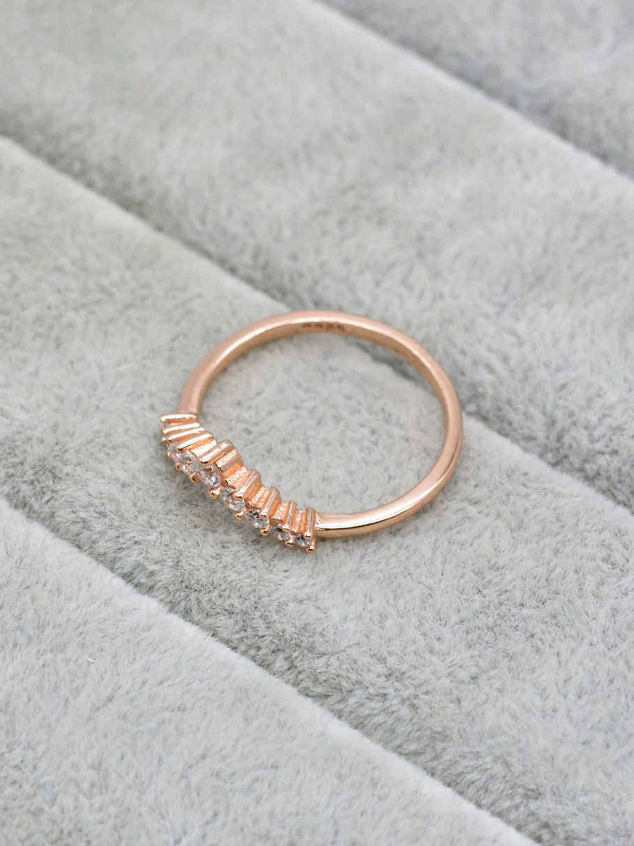 925 Sterling Silver V-Shaped Crown Diamond Band Ring for Women