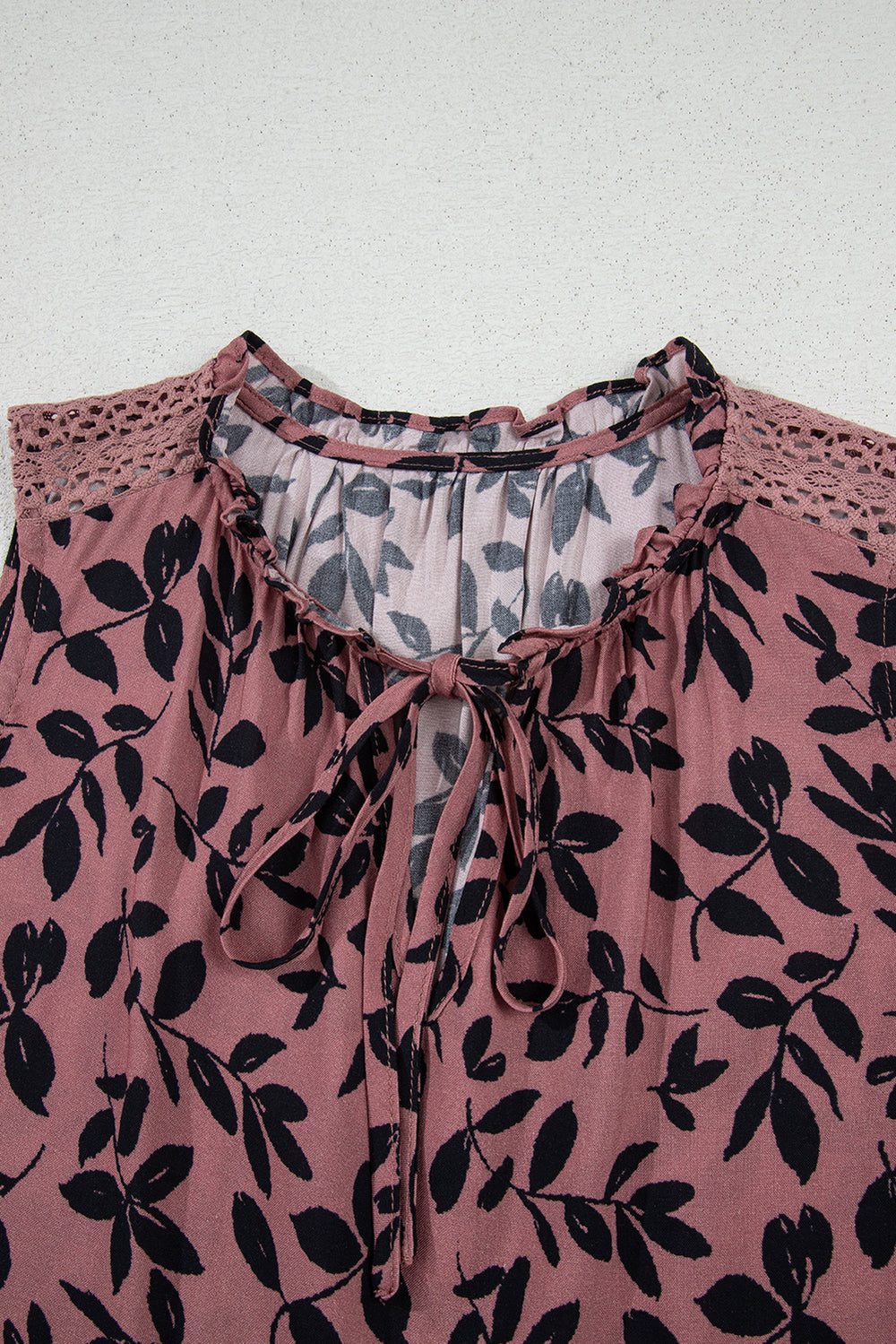 Brown Leaf Print Lace-up V Neck Crinckled Tank Top