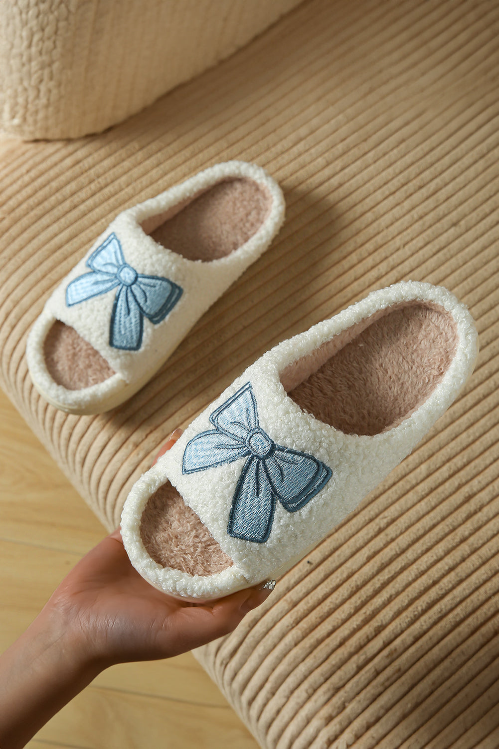 Light Blue Bow Embroidered Open Toe Plush Slippers